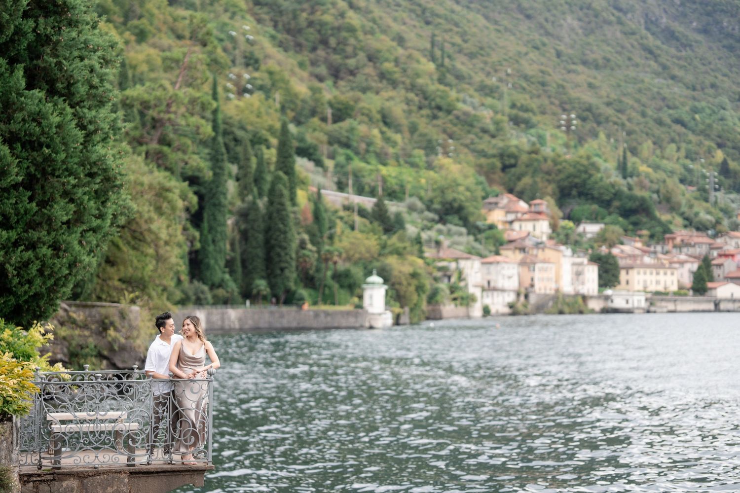 engagement photographer villa monastero