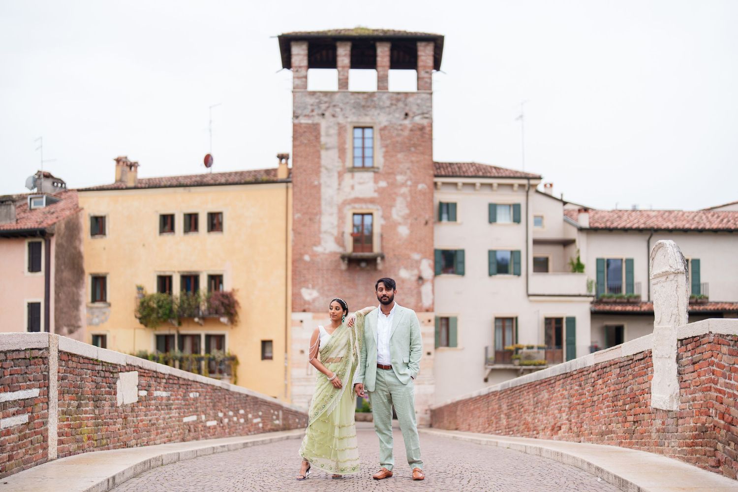 couple photoshoot ponte pietra verona italy romantic destination photography verona