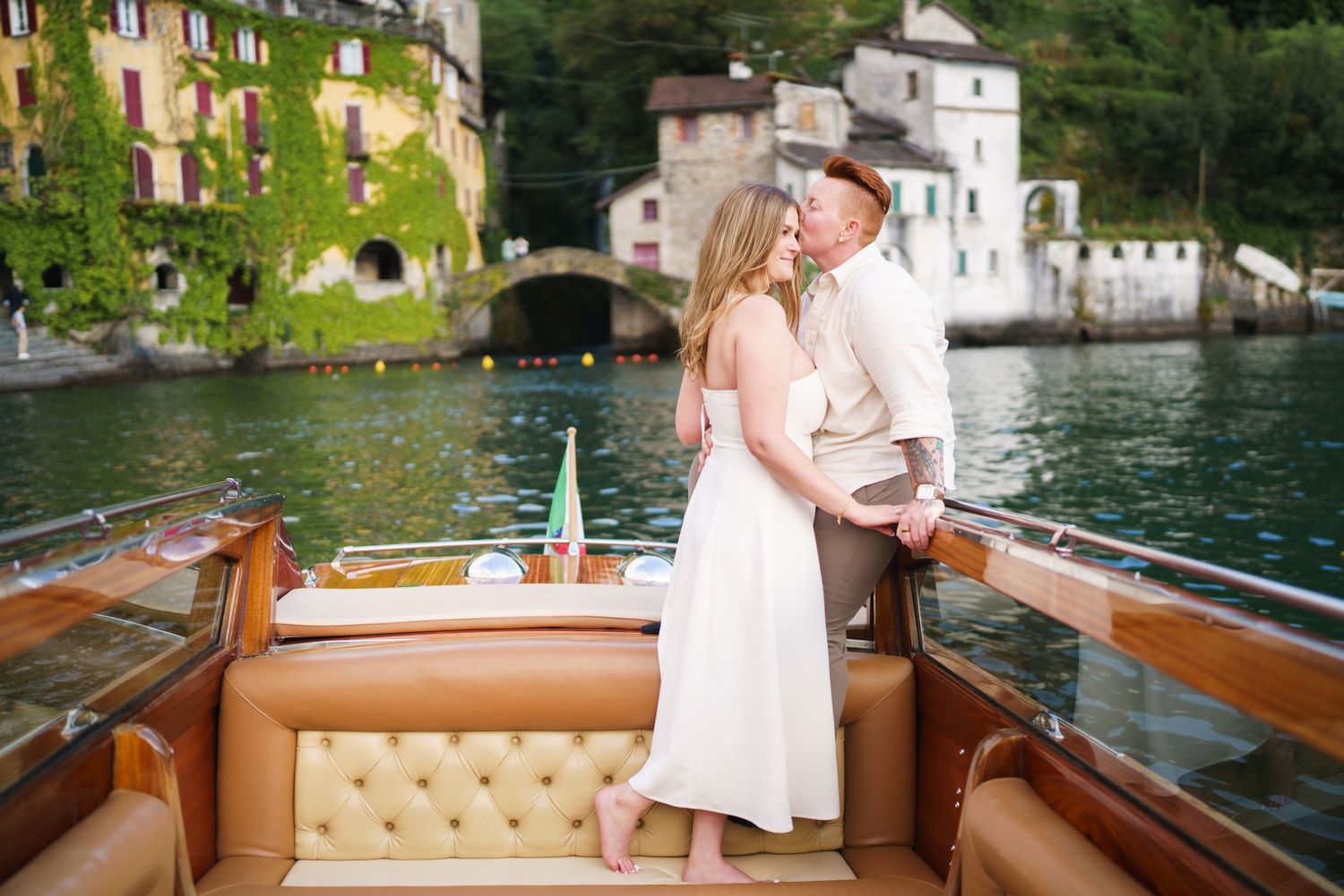lake como proposal varenna boat romantic couple