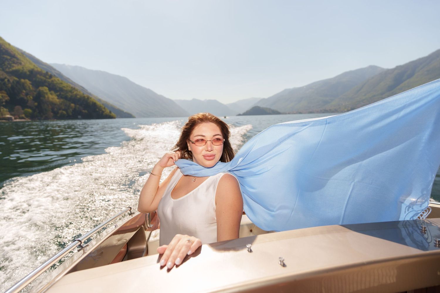 Lake Como photographer maternity session boat