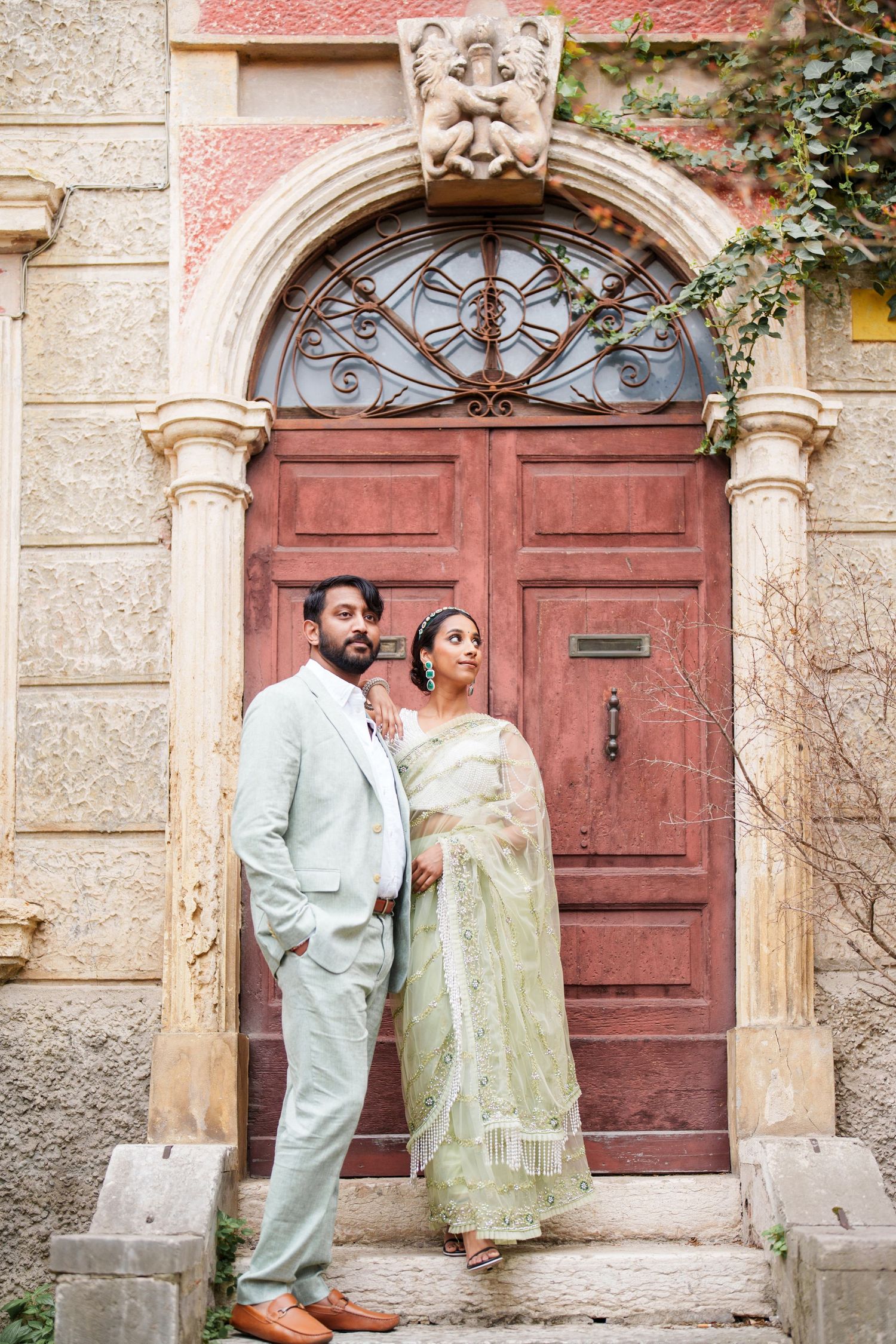 couple photoshoot ponte pietra verona italy romantic destination photography verona