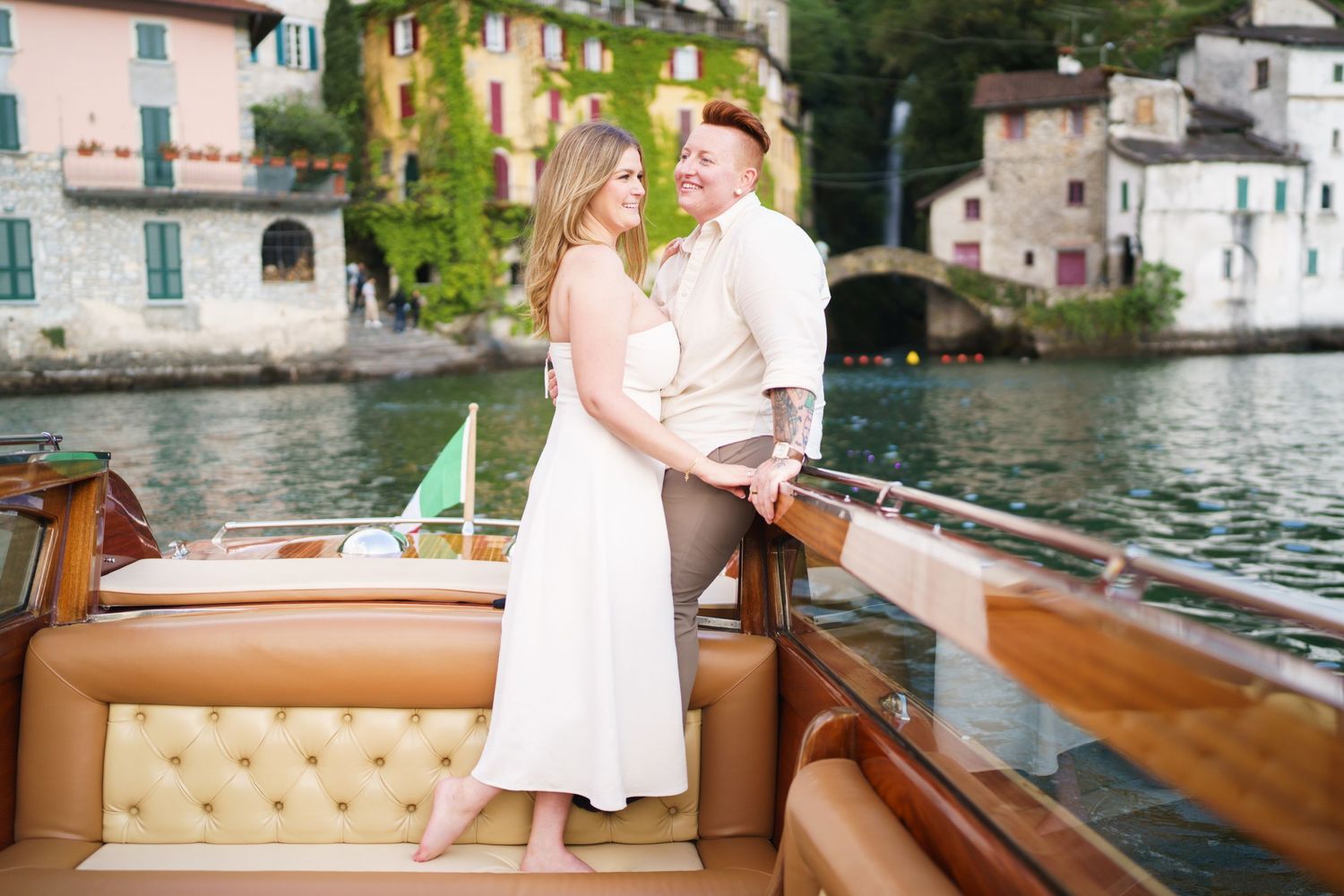 lake como proposal varenna boat romantic couple