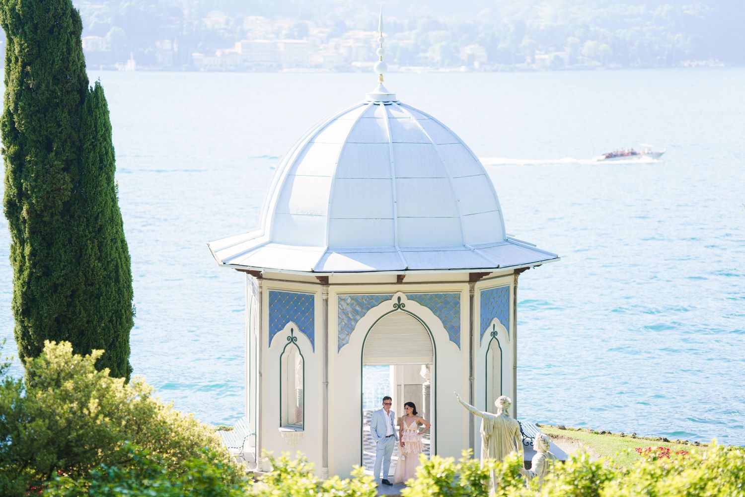 elegant couple photography bellagio italy lake view