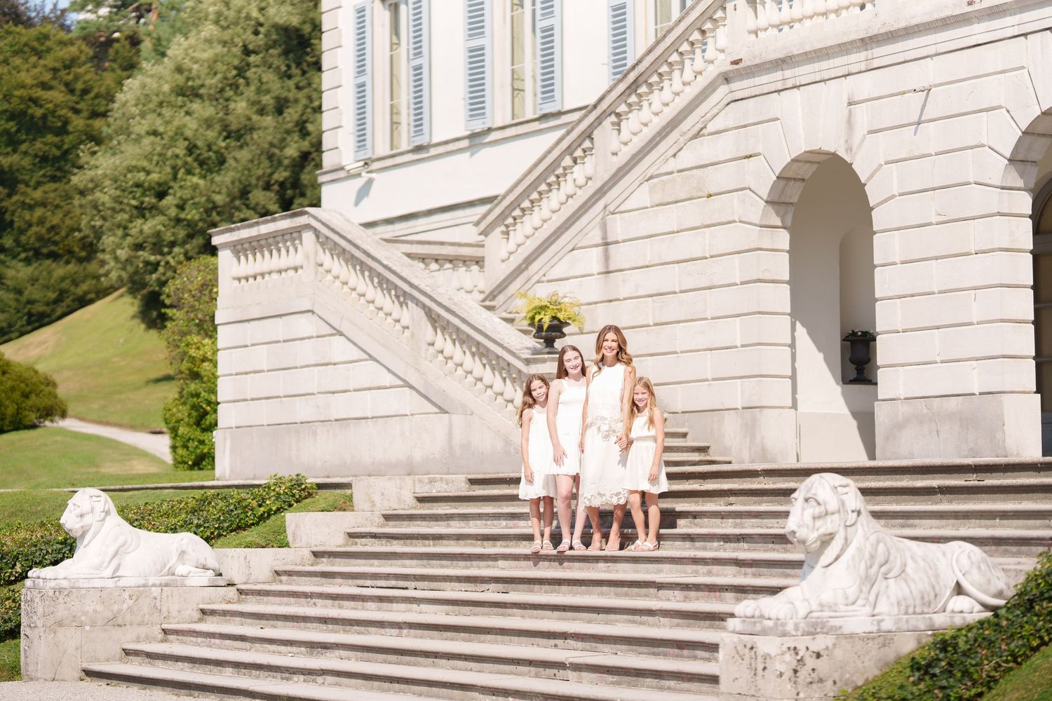 Family photography session at Villa Melzi on Lake Como