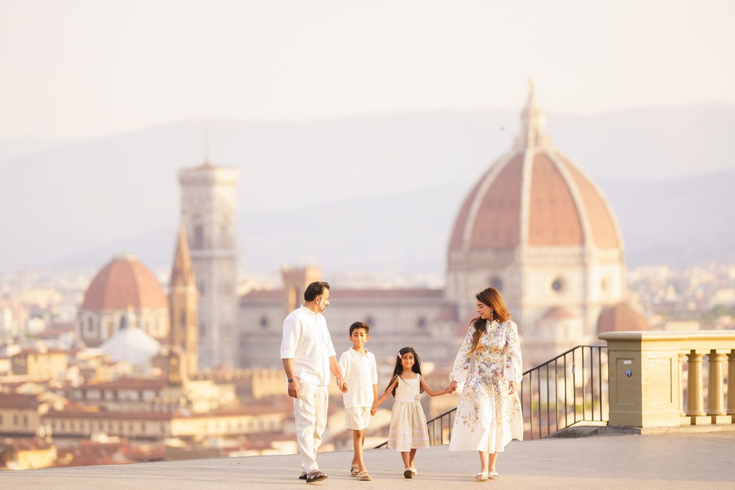 Florence family photographer at sunrise