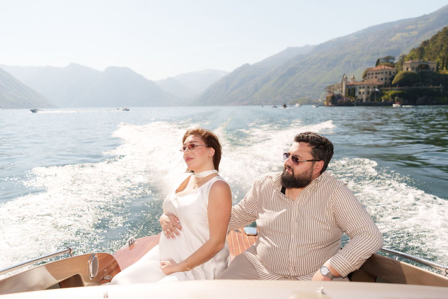 Lake Como photographer maternity session boat