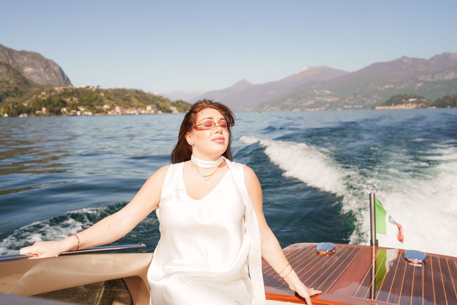 Lake Como photographer maternity session boat
