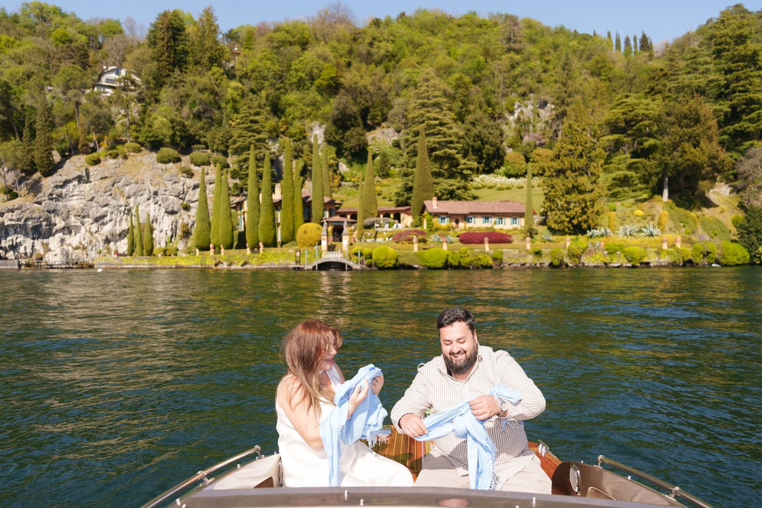 Lake Como photographer maternity session boat