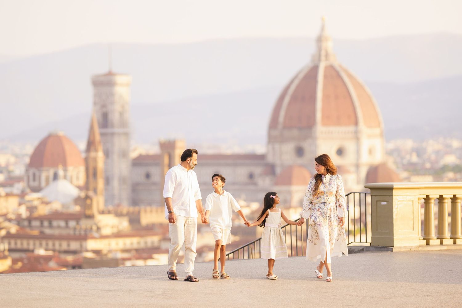 Florence family photographer at sunrise