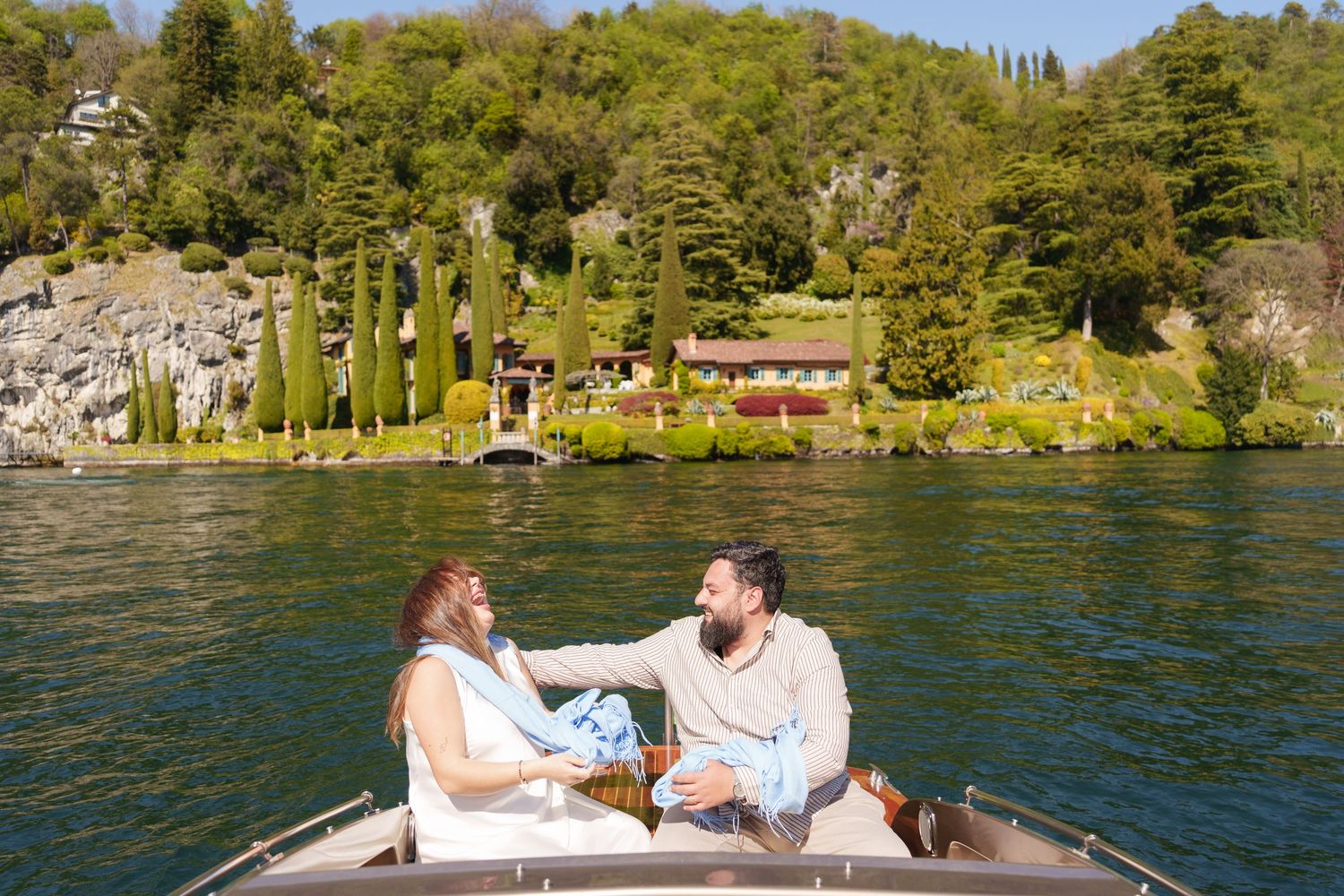Lake Como photographer maternity session boat