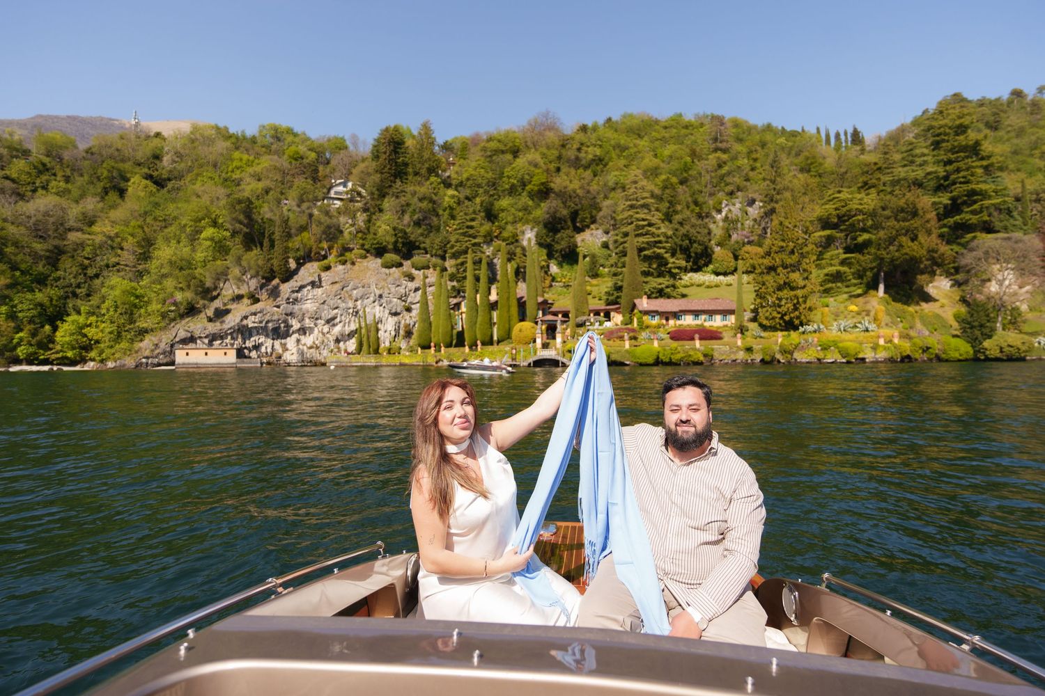 Lake Como photographer maternity session boat