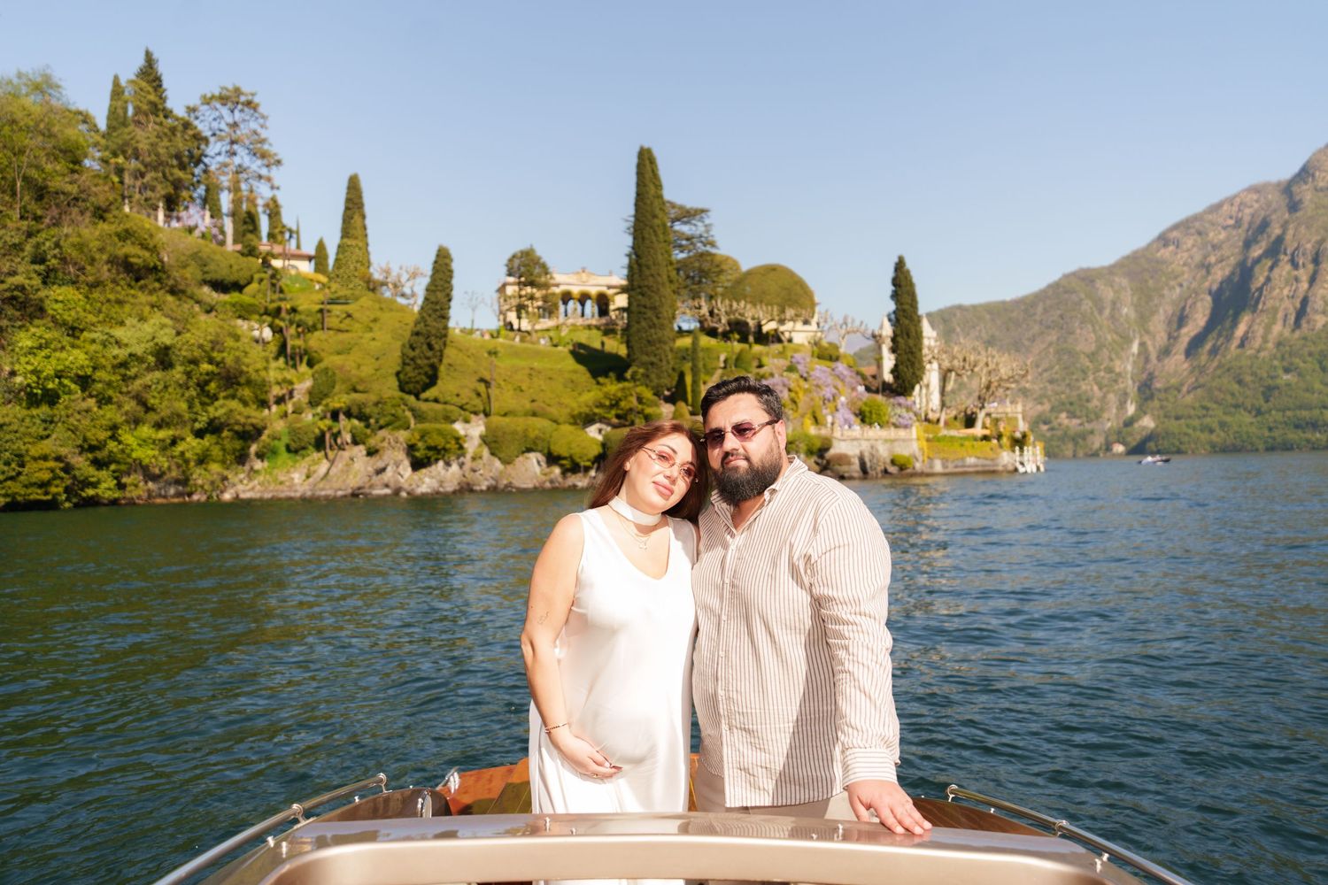 Lake Como photographer maternity session boat