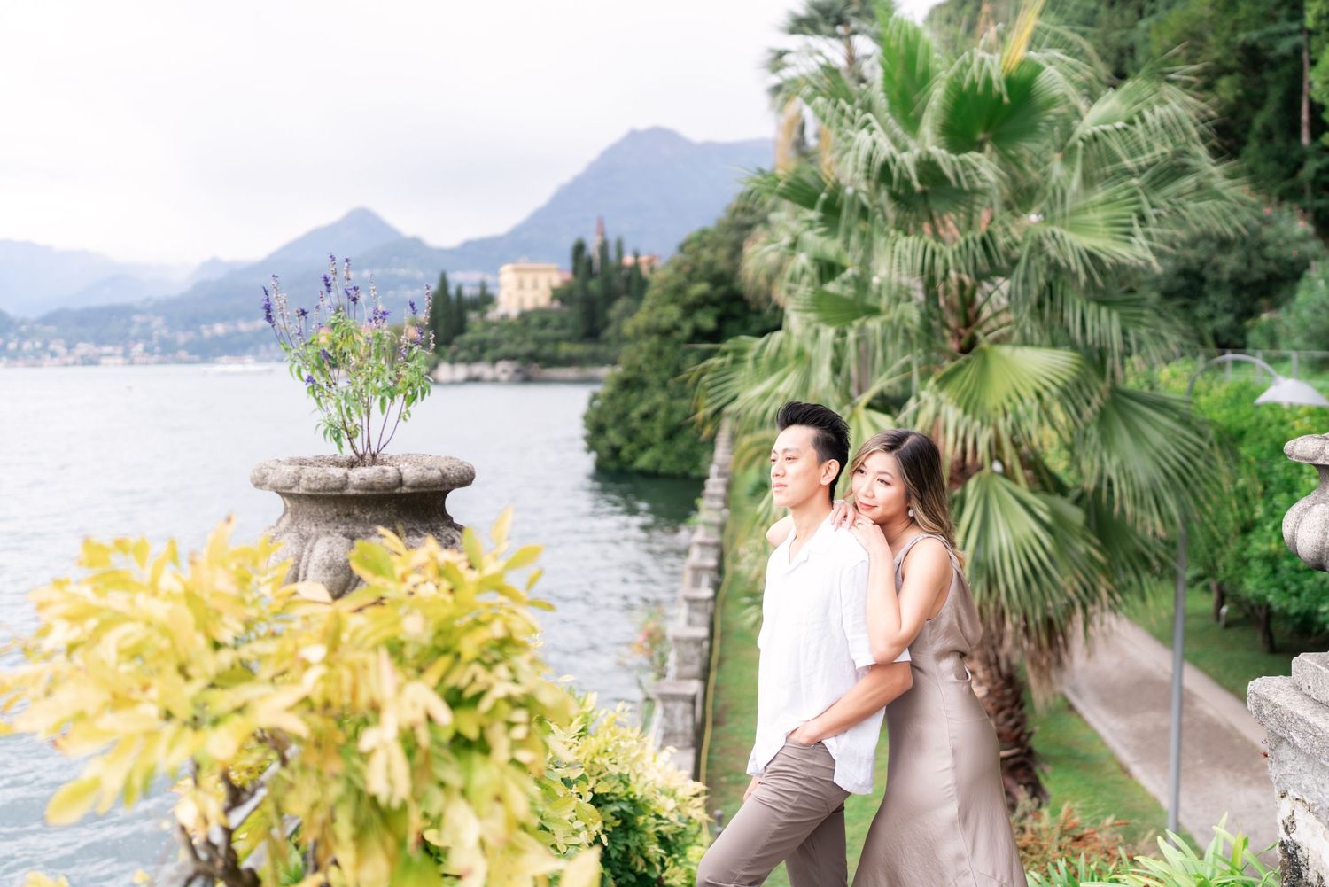 engagement photographer villa monastero