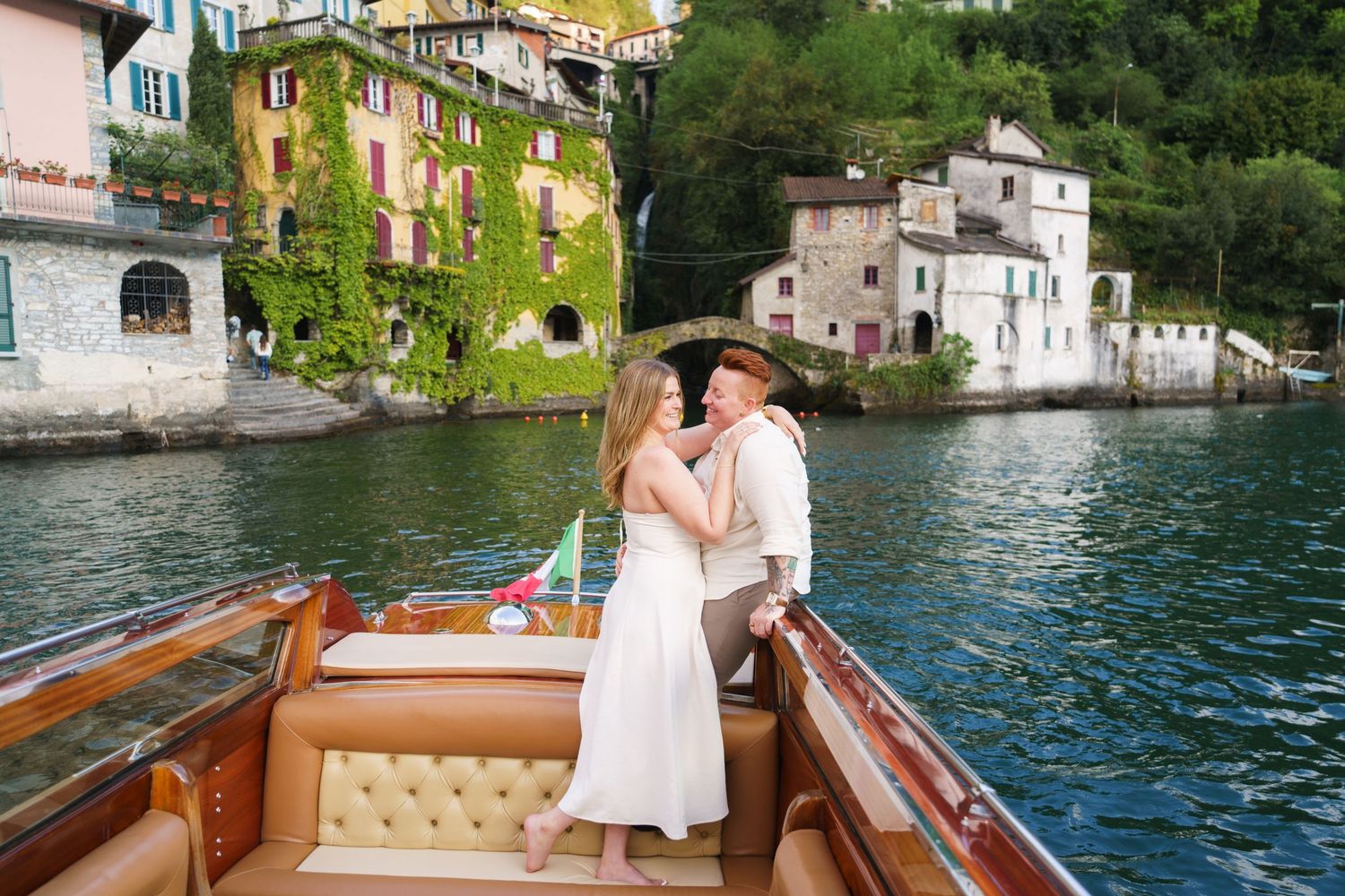lake como proposal varenna boat romantic couple