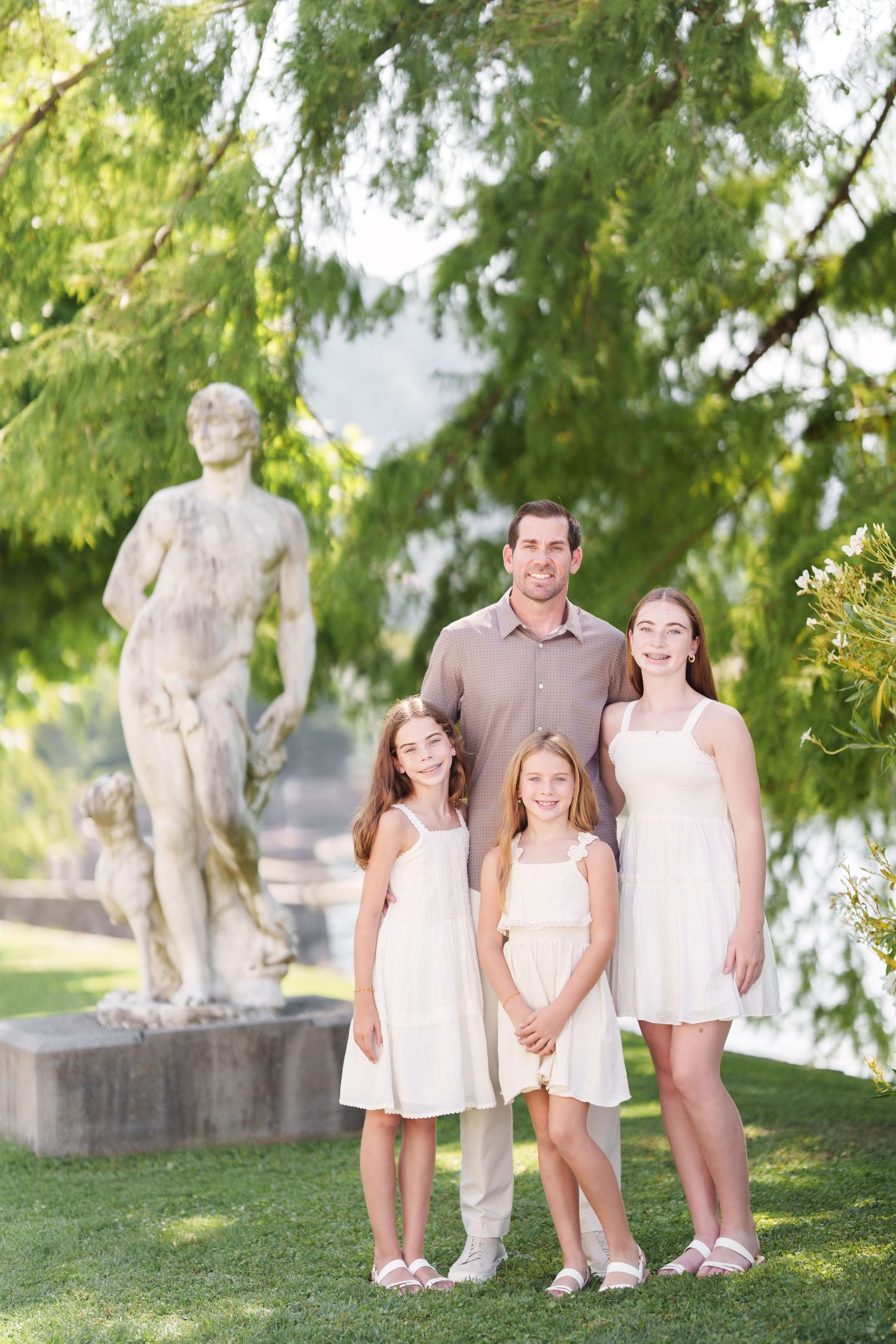 Professional Lake Como family photographer in Bellagio