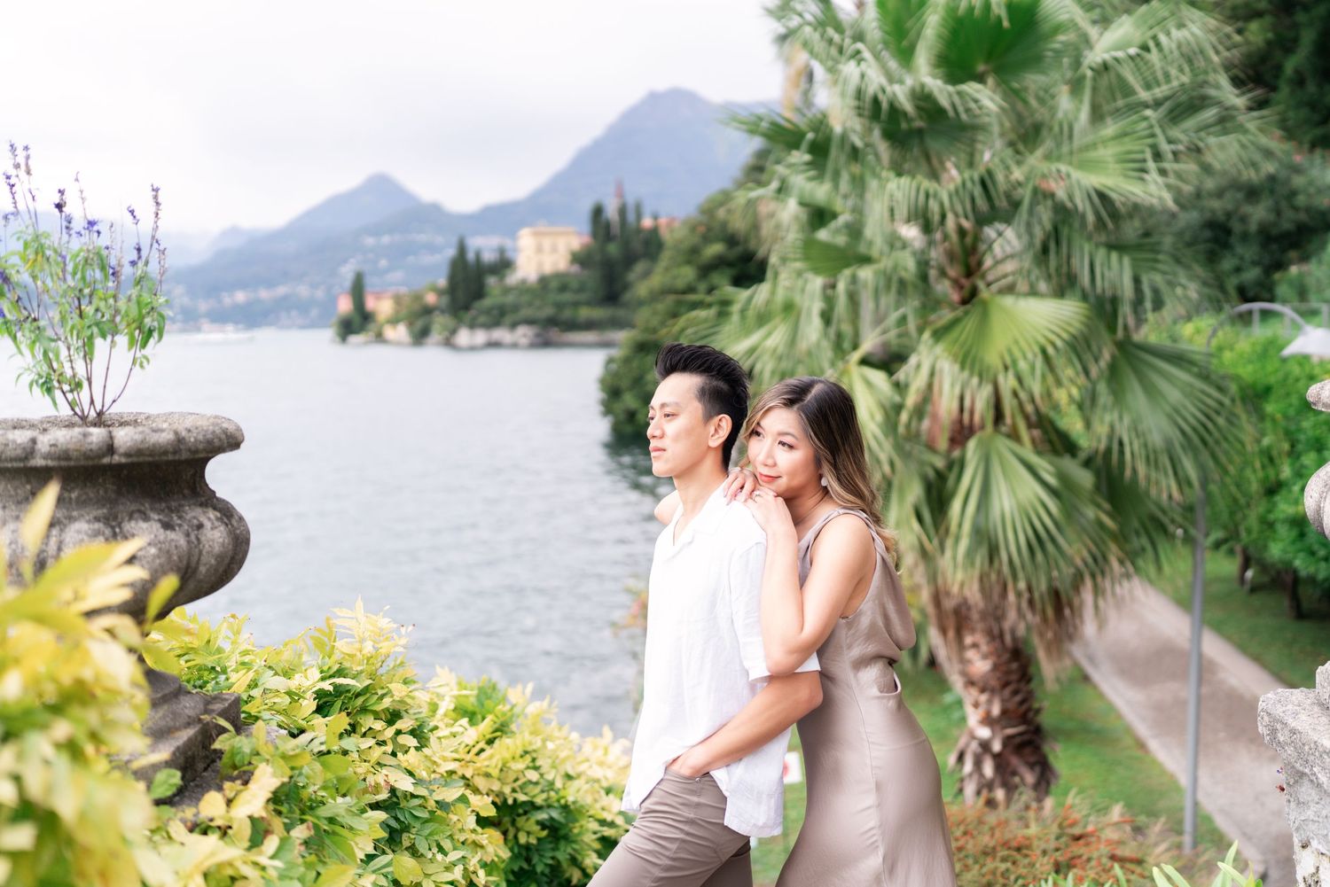 engagement photographer villa monastero