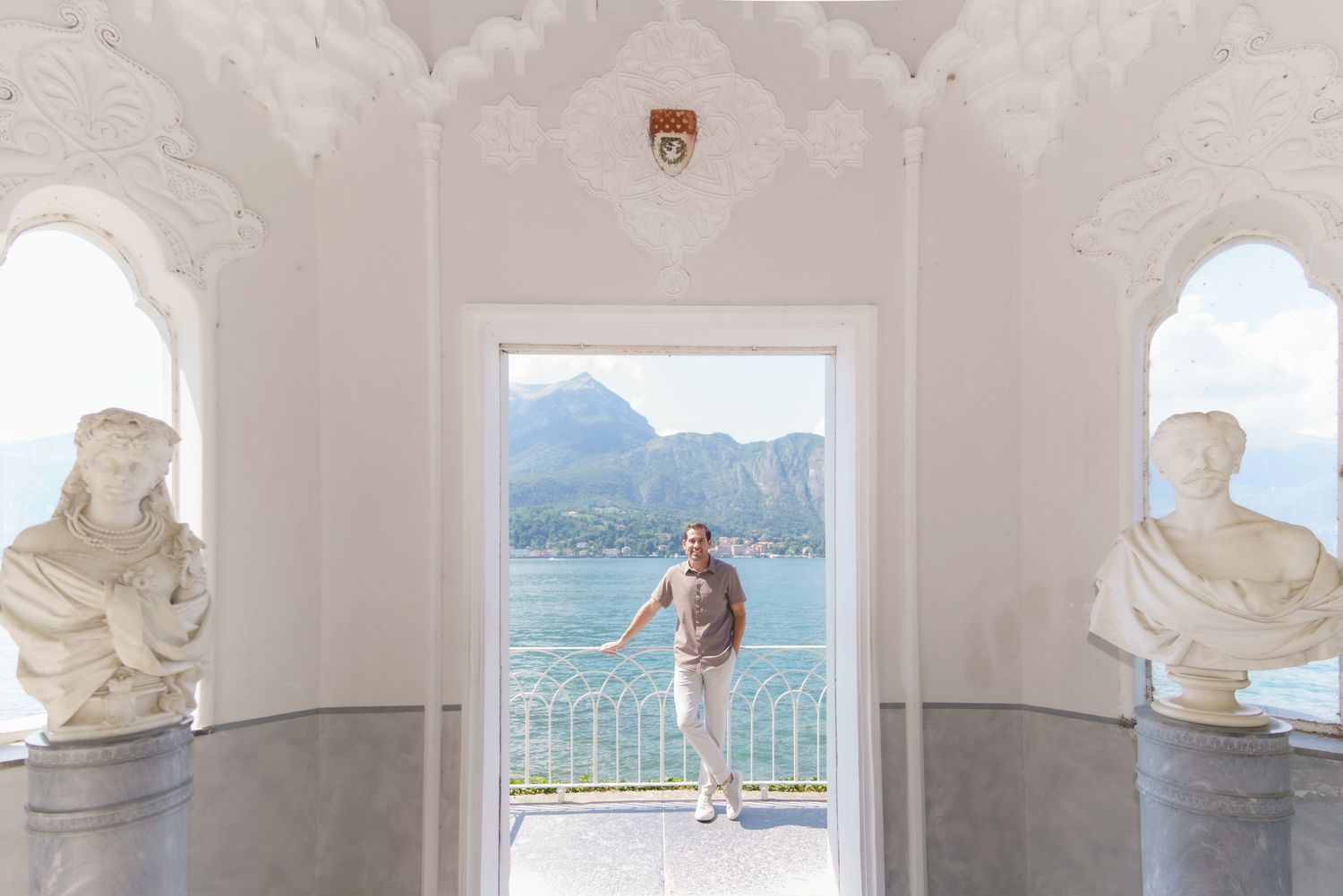 Family photography session at Villa Melzi on Lake Como
