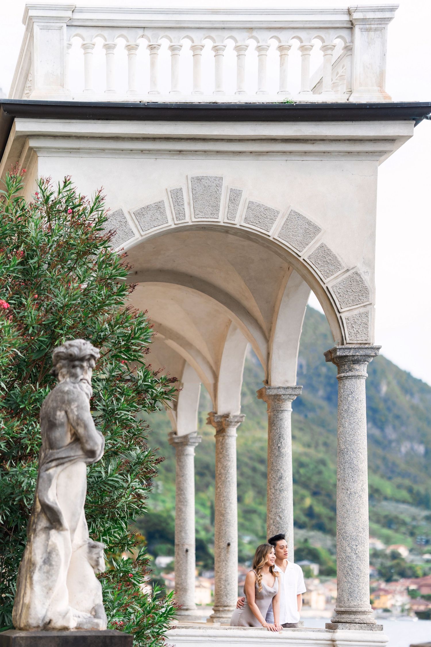 villa monastero proposal and couples photographer