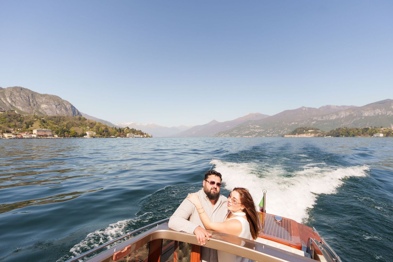 Lake Como photographer maternity session boat