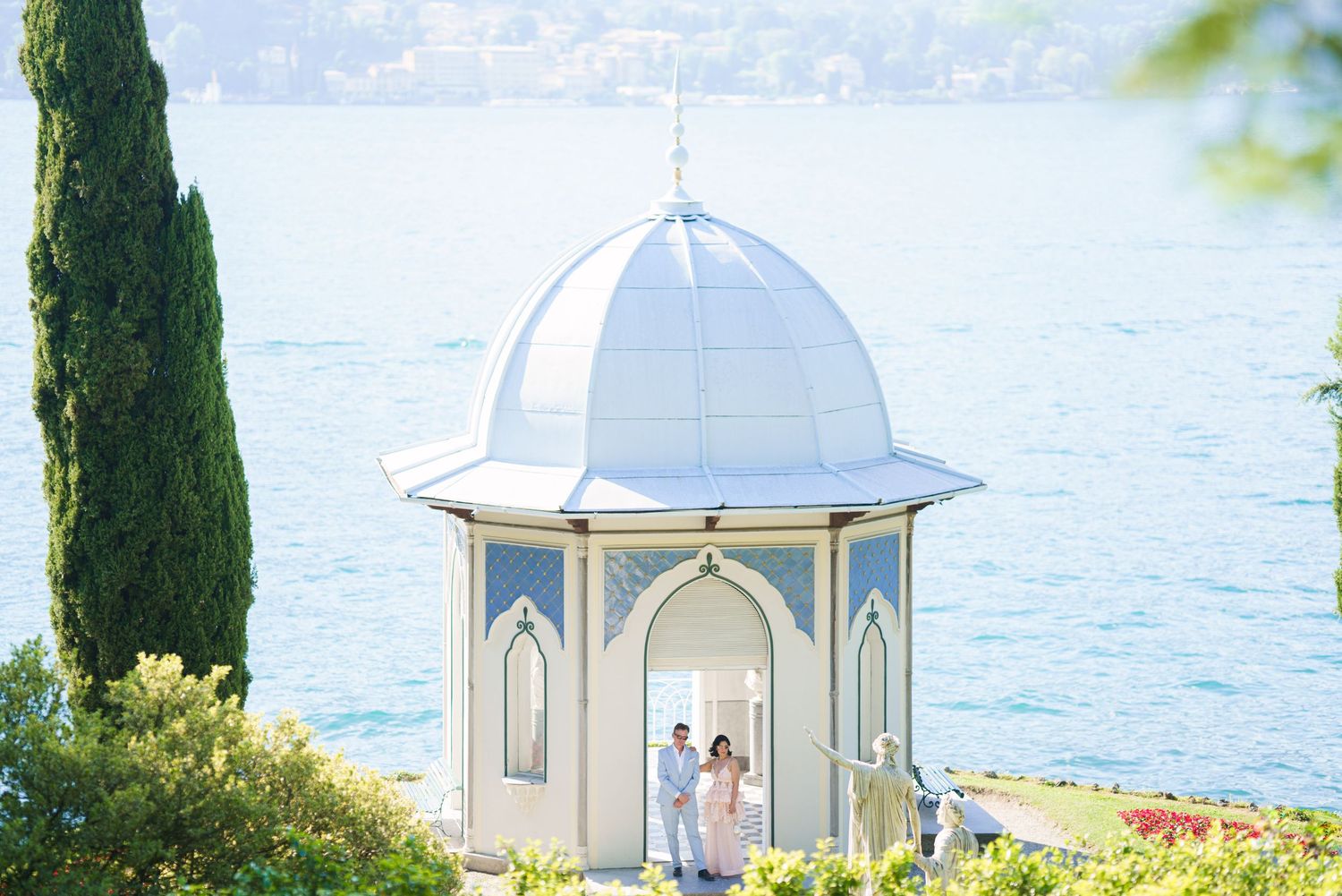 elegant couple photography bellagio italy lake view