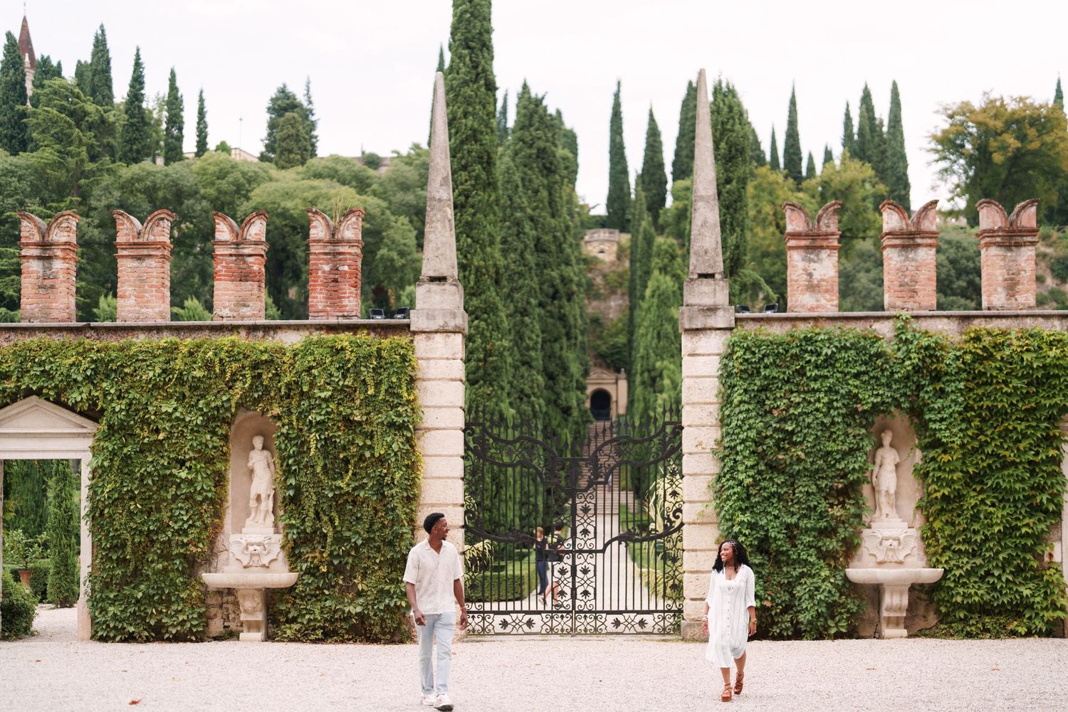 Happy engaged couple at Giardino Giusti Verona photographed by wedding photographer Italy Verona