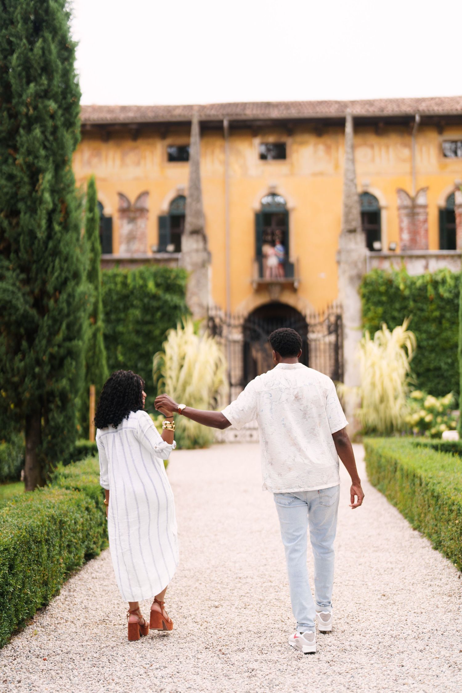 Happy engaged couple at Giardino Giusti Verona photographed by wedding photographer Italy Verona