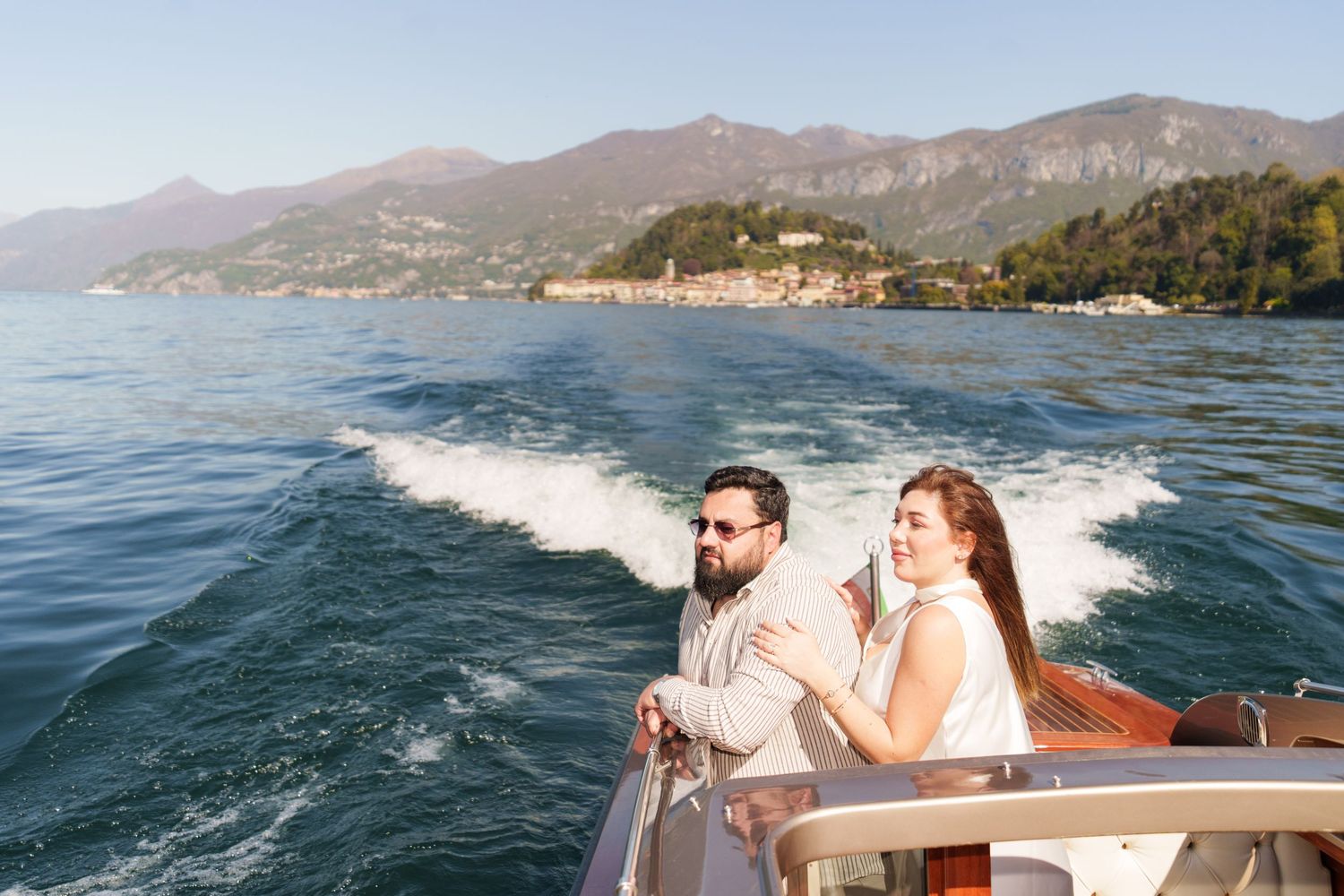 Lake Como photographer maternity session boat
