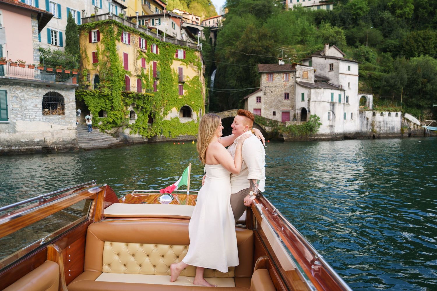 lake como proposal varenna boat romantic couple