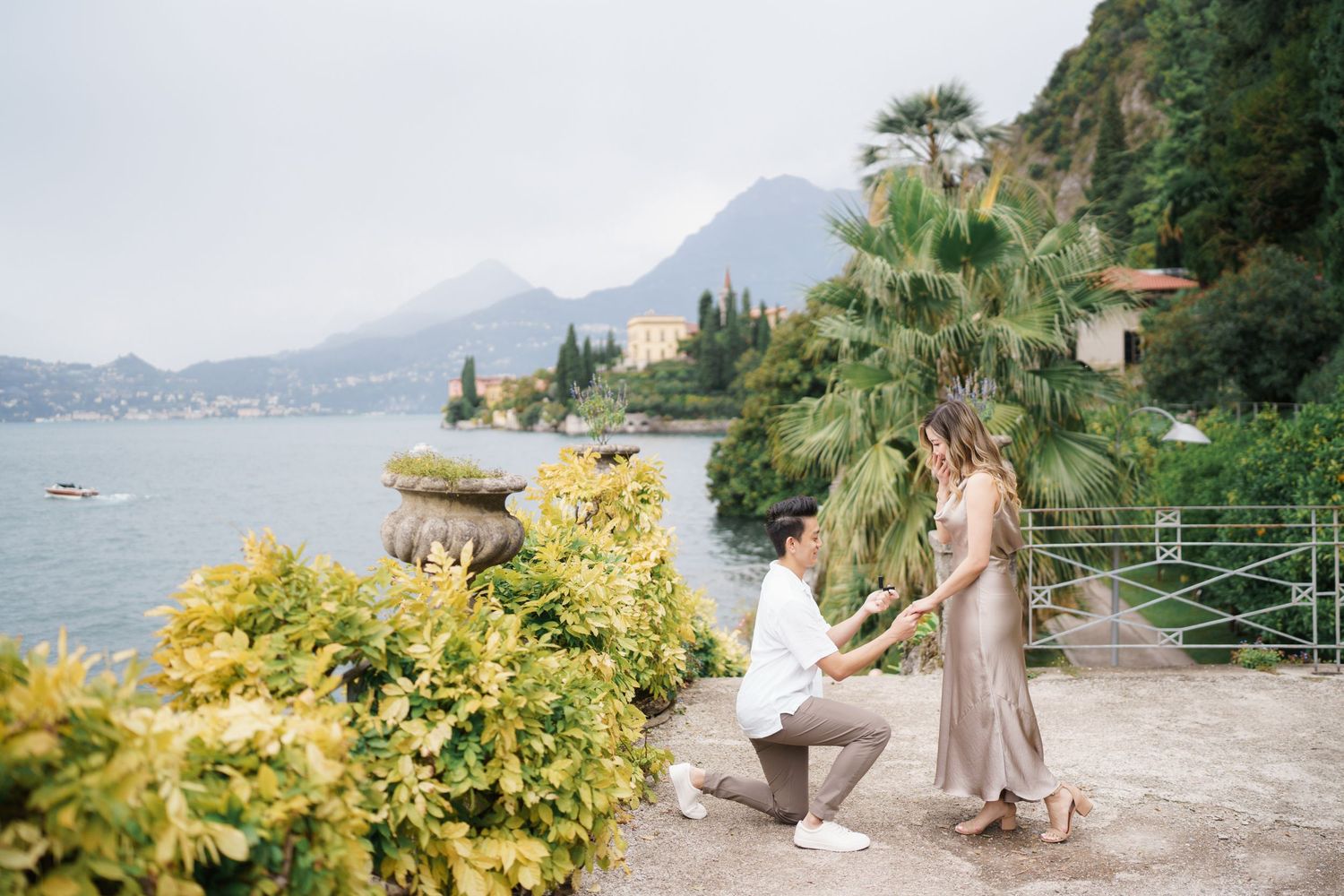 engagement photographer villa monastero