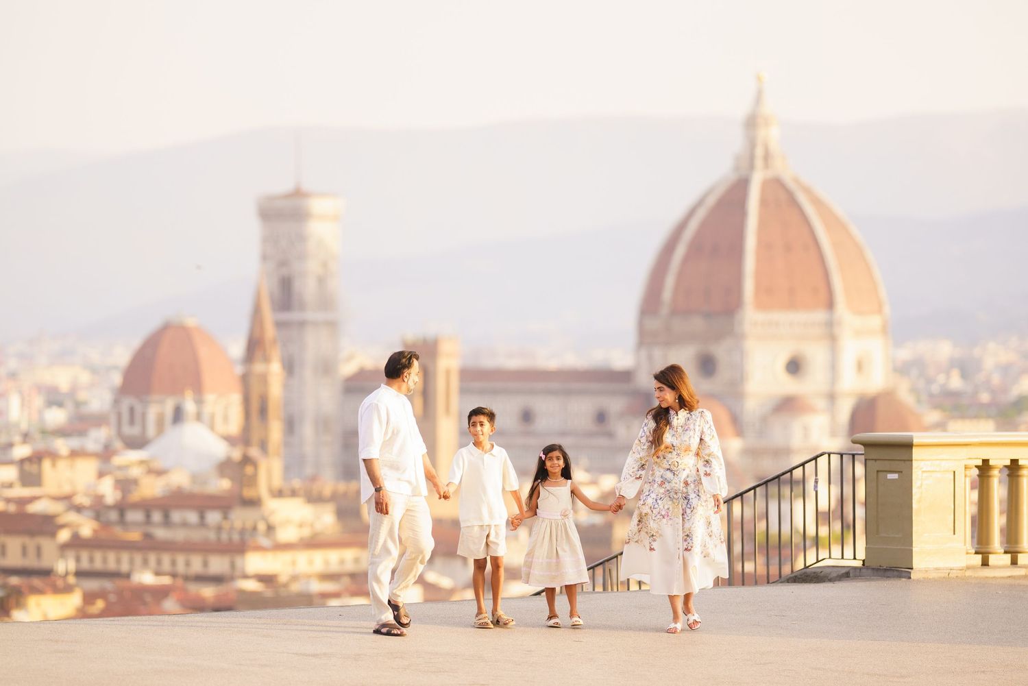 Florence family photographer at sunrise
