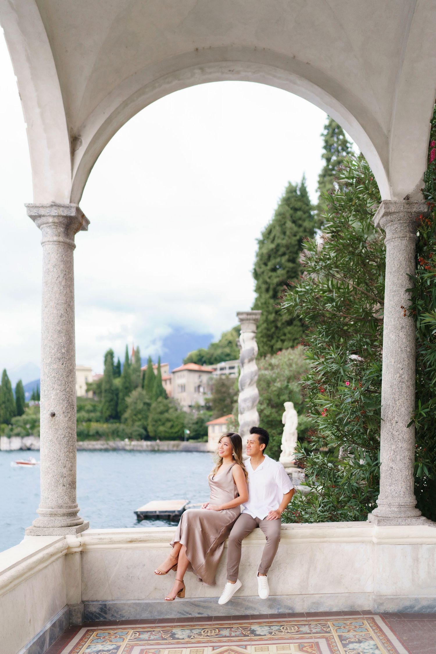 engagement photographer villa monastero