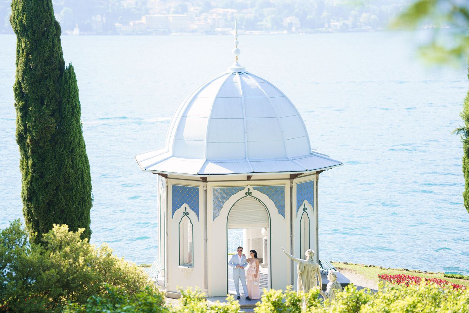 elegant couple photography bellagio italy lake view