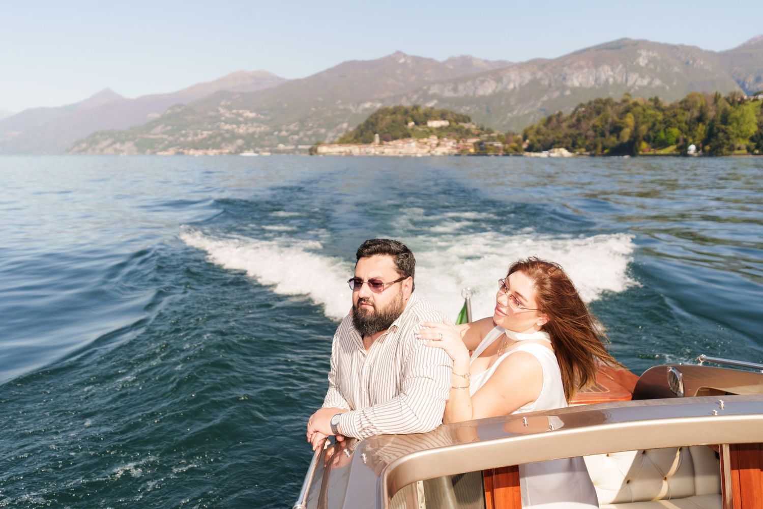 Lake Como photographer maternity session boat