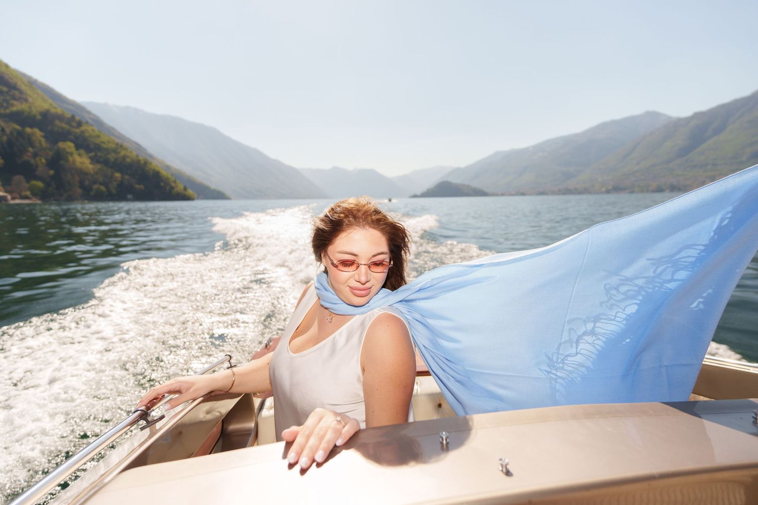 Lake Como photographer maternity session boat