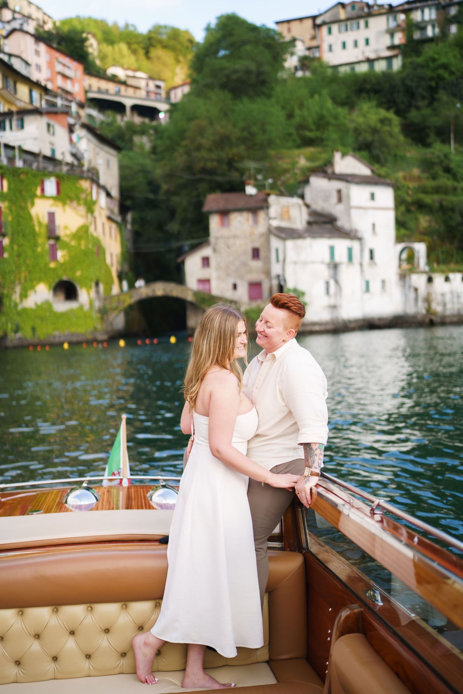 lake como proposal varenna boat romantic couple