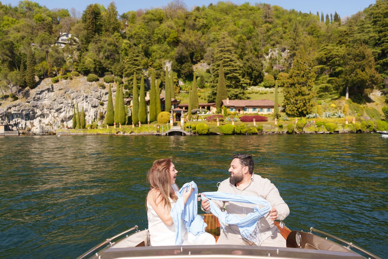 Lake Como photographer maternity session boat