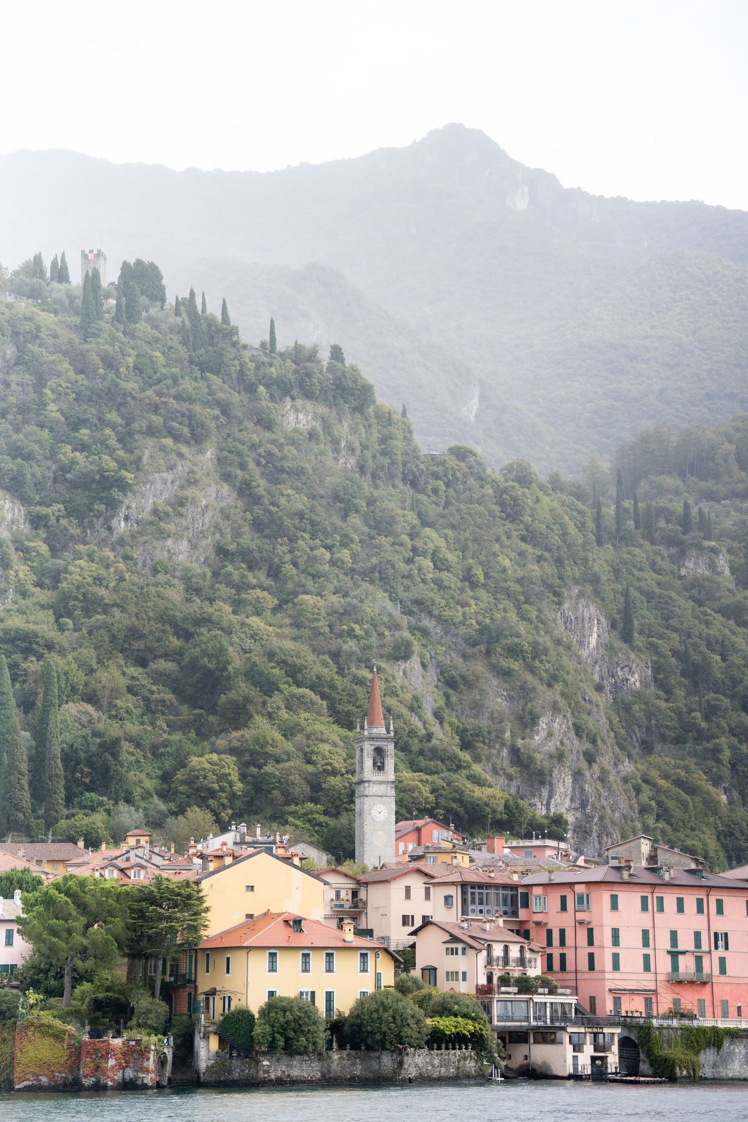 engagement photographer villa monastero