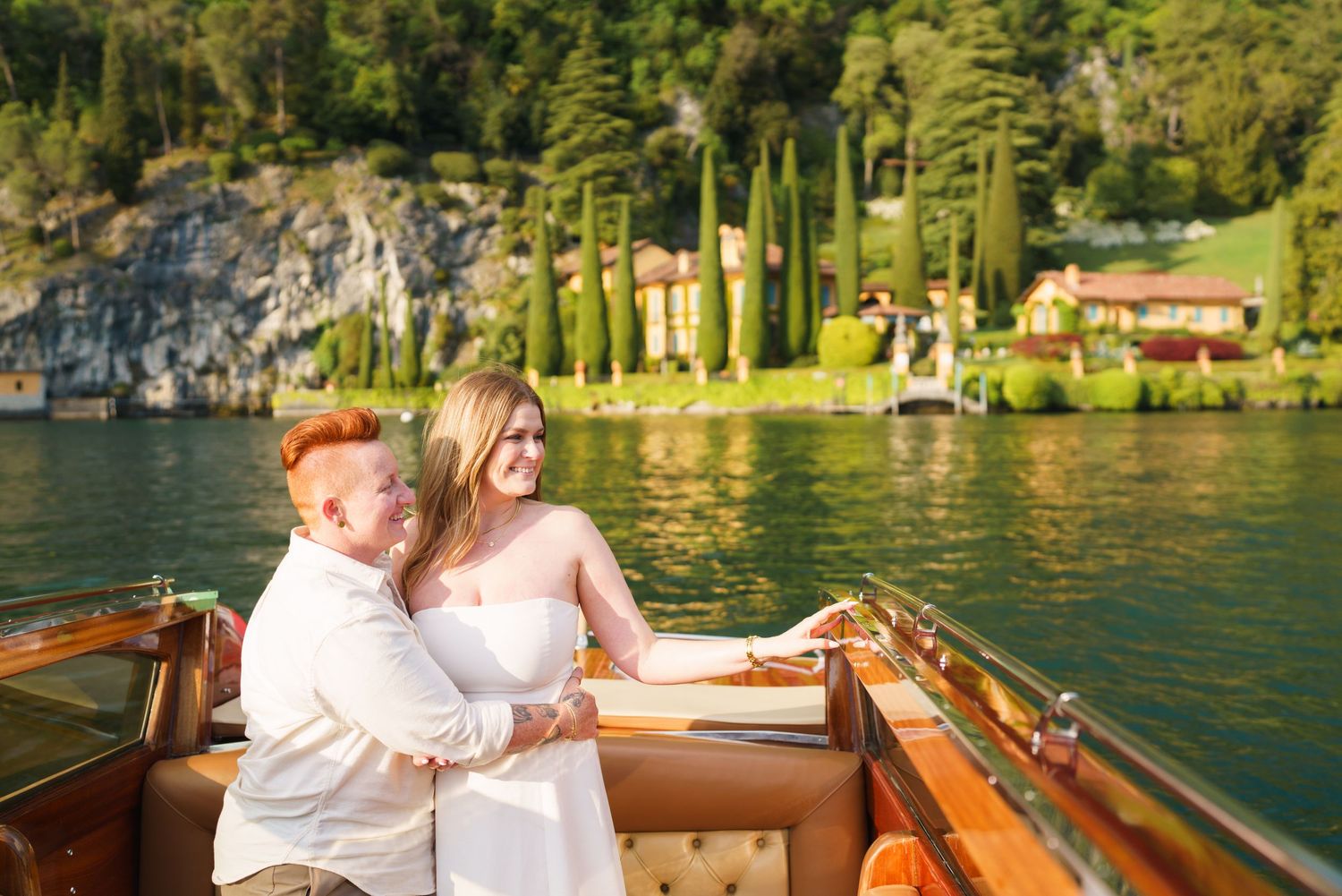 lake como proposal varenna boat romantic couple