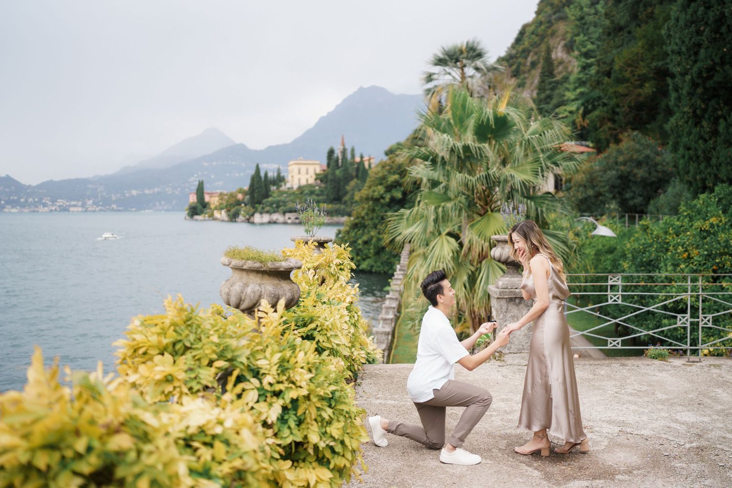 engagement photographer villa monastero