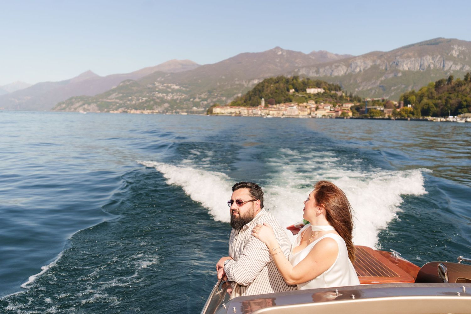 Lake Como photographer maternity session boat