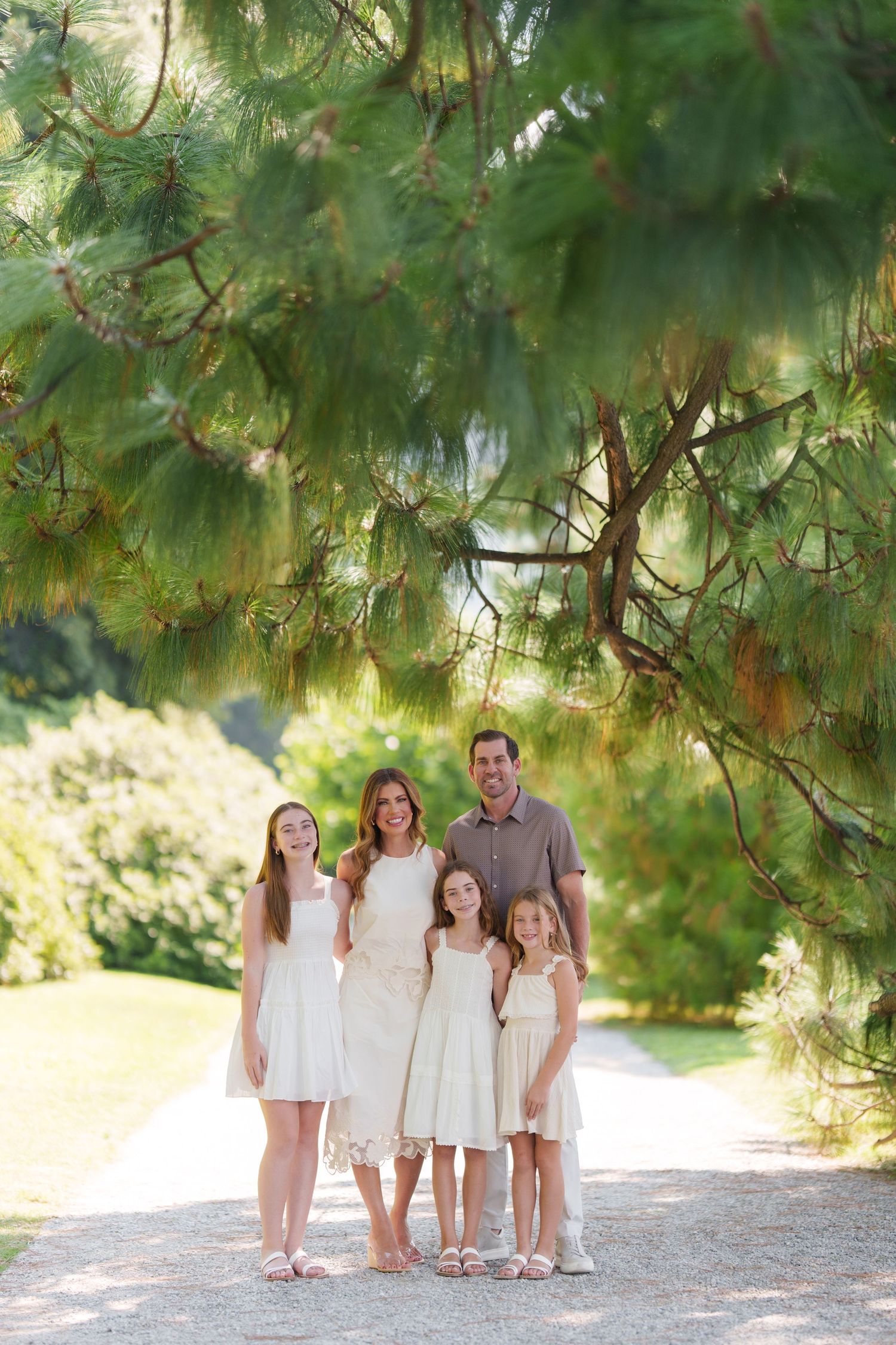 Elegant family portraits at Villa Melzi Lake Como