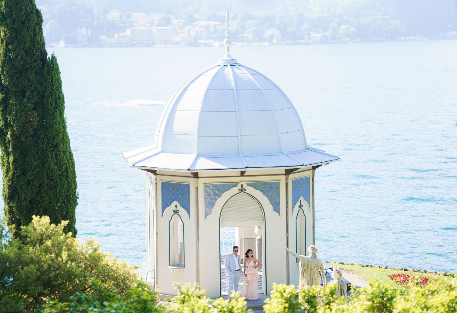 elegant couple photography bellagio italy lake view