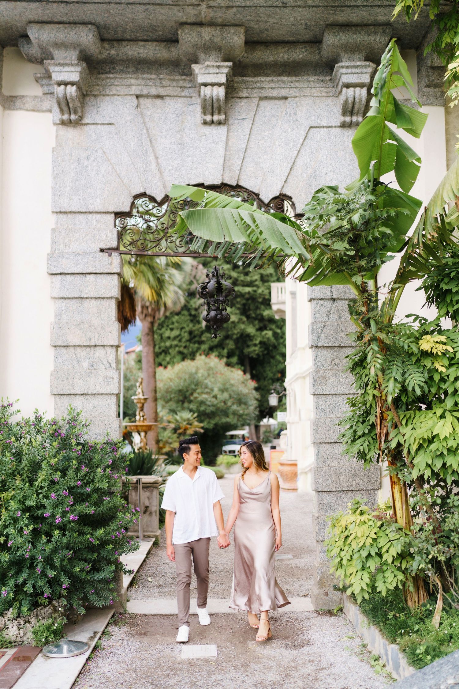 engagement photographer villa monastero
