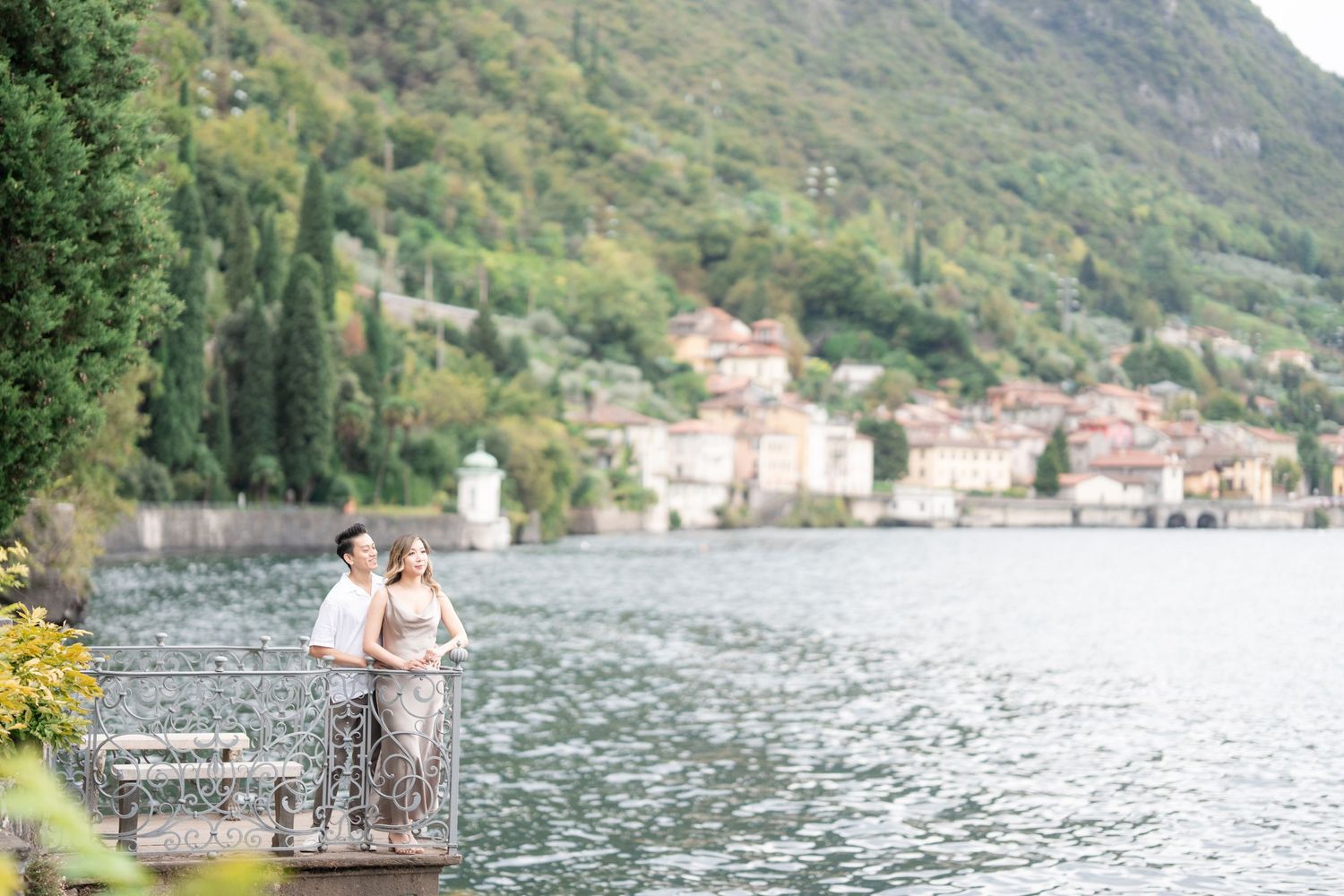 engagement photographer villa monastero