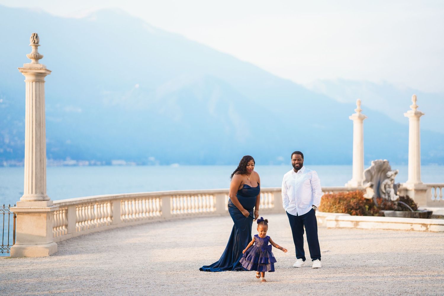 family photoshoot lake como villa melzi