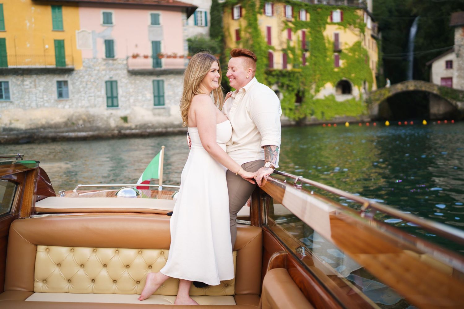 lake como proposal varenna boat romantic couple