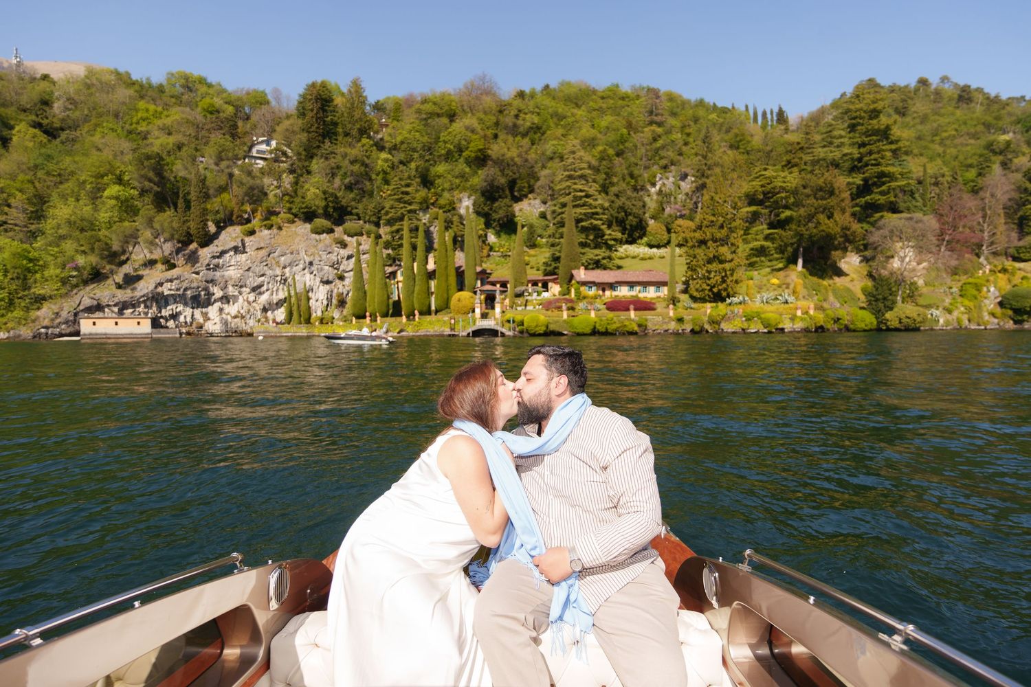Lake Como photographer maternity session boat