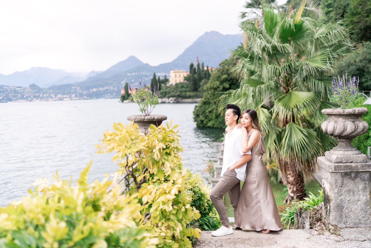 engagement photographer villa monastero