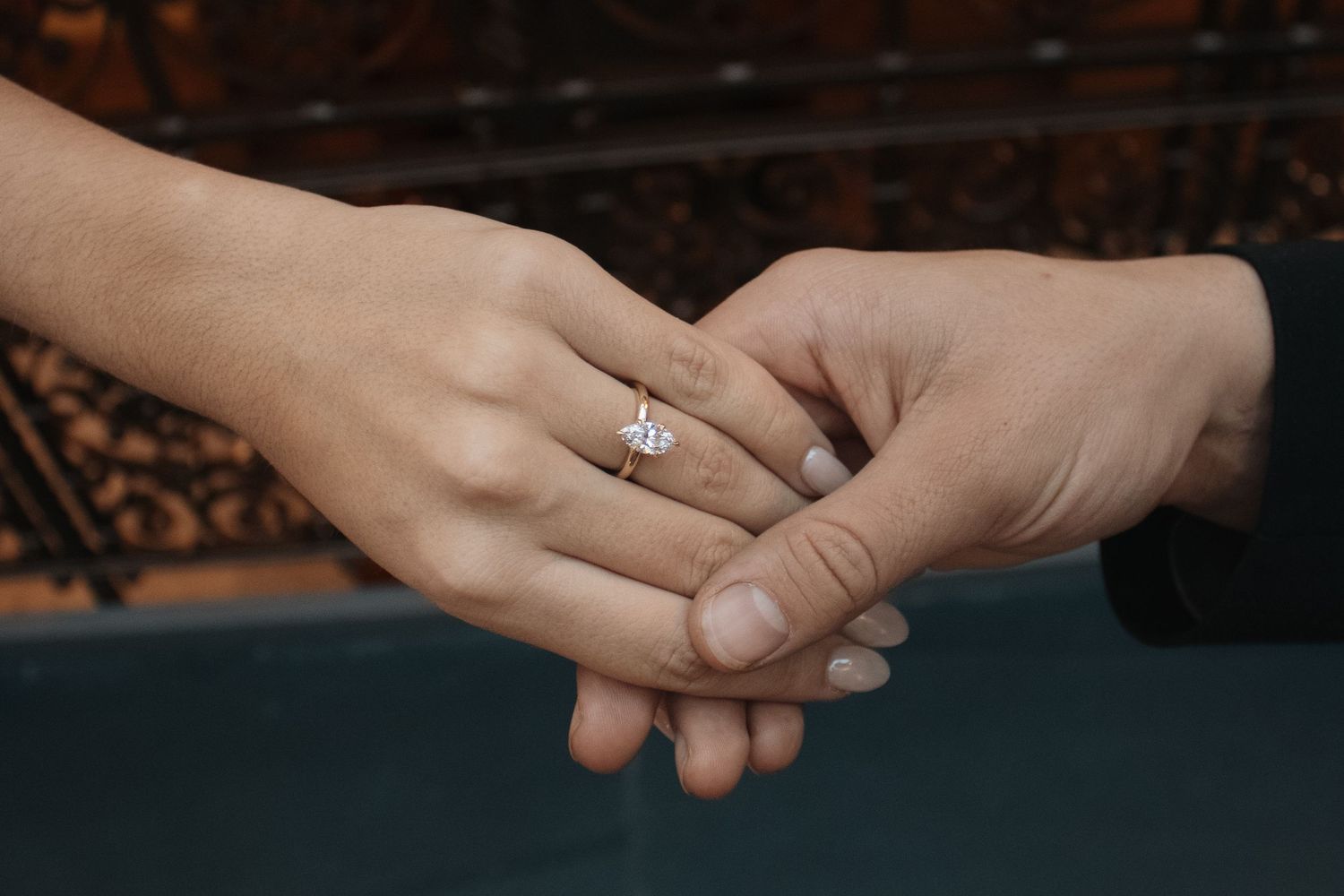 Engagement couple wedding photos/photographer engagement wedding ring