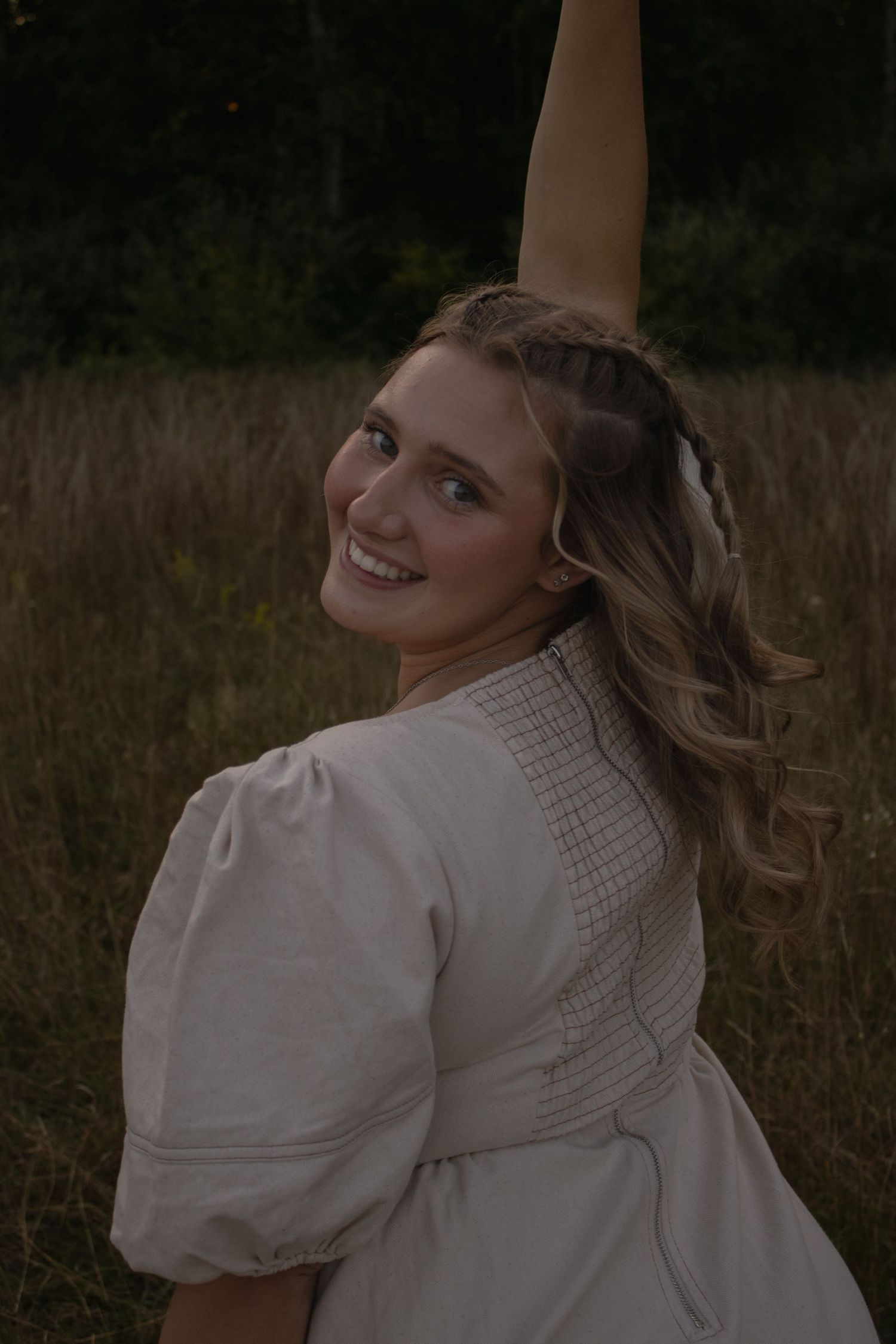 senior portrait photoshoot photography session field photoshoot